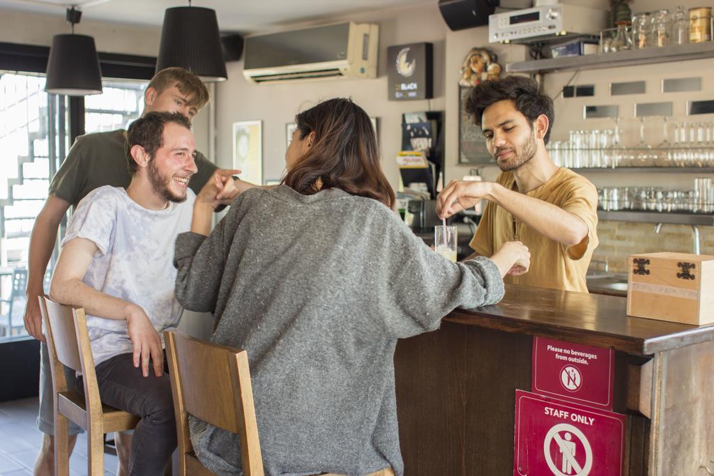 Hush Hostel Moda Istanbul Eksteriør billede